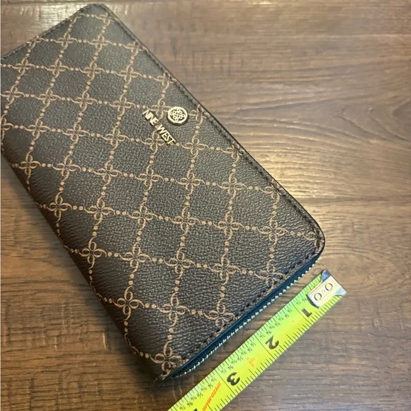Nine West Brown Logo Zip Around Wallet Wristlet - Picture 6 of 8